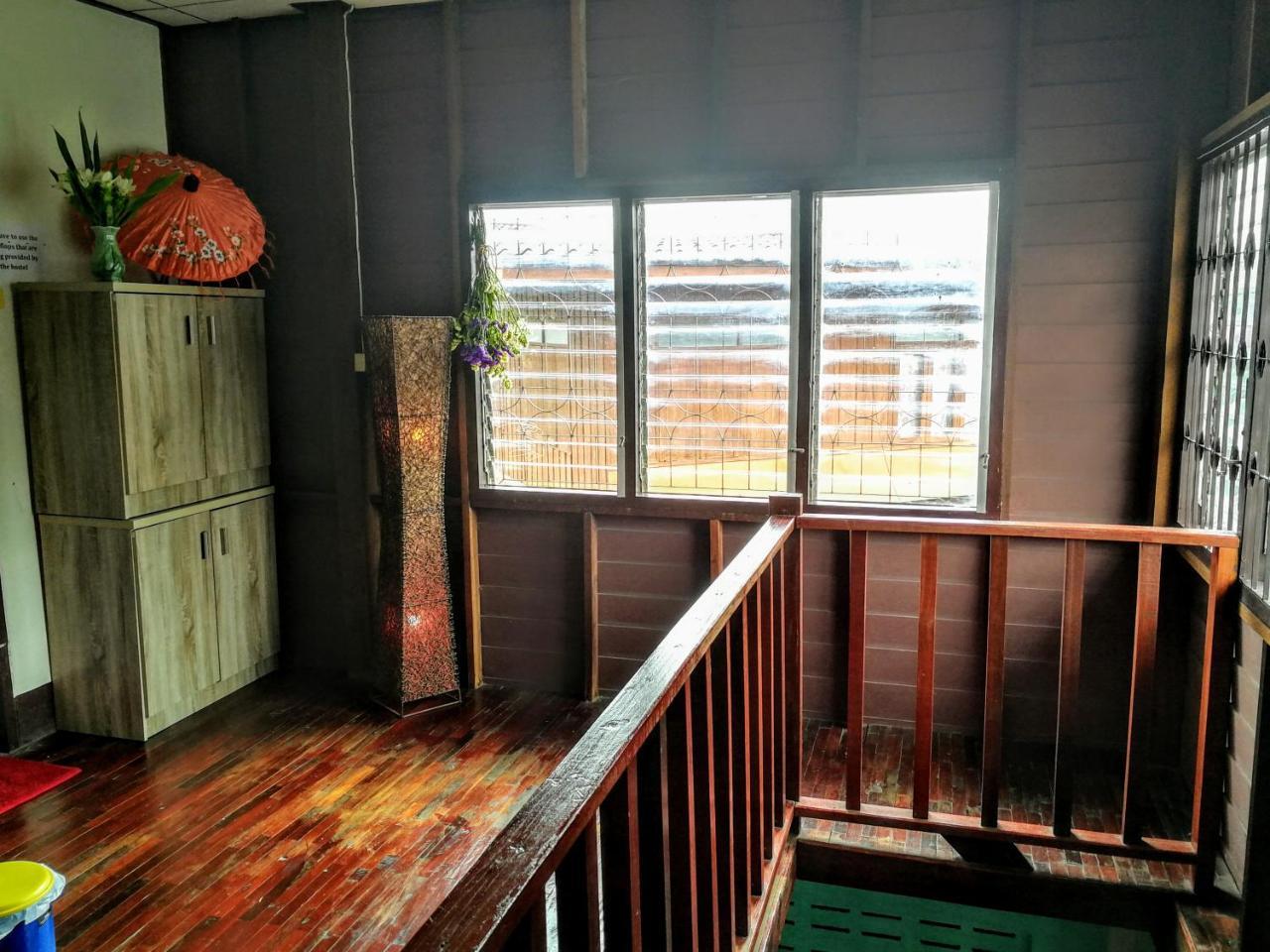 Champion Hostel 2 (Adults Only) Chiang Mai Exterior foto