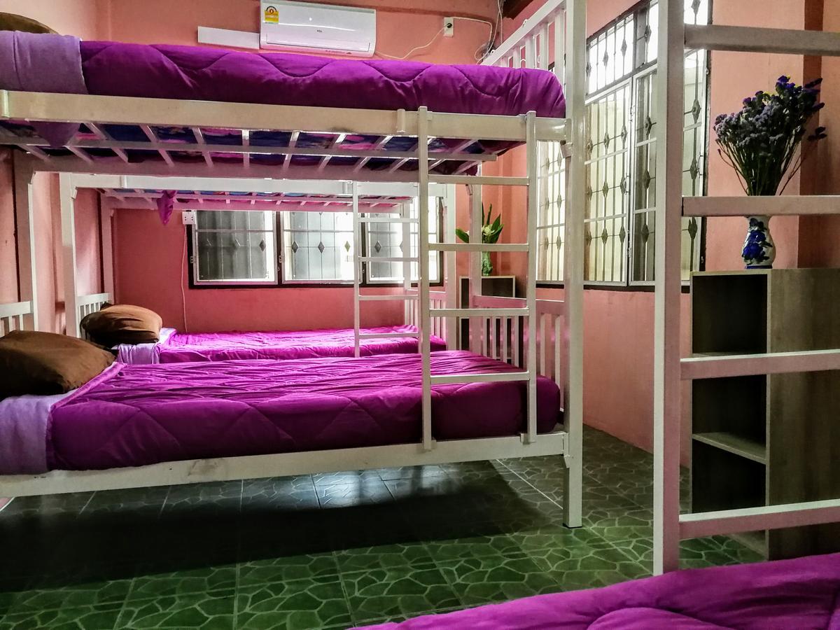 Champion Hostel 2 (Adults Only) Chiang Mai Exterior foto